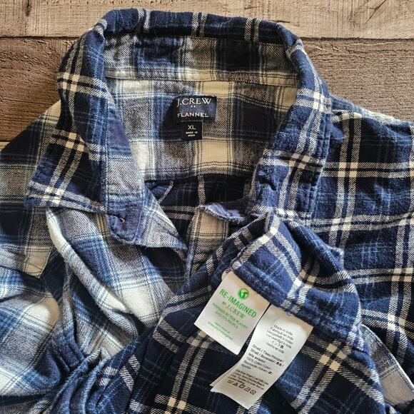 J.CREW Flannel SHIRT Blue White Plaid Long Sleeve Button Down Men's size XL - Picture 3 of 5